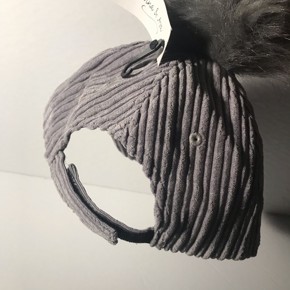 Anna and Ava Gray PomPom Hat - Picture 6 of 8